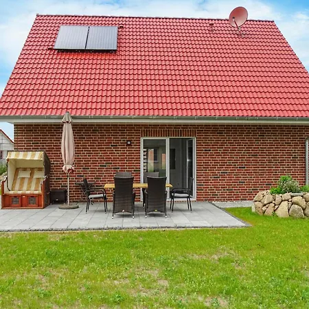 Holiday home Beautiful In With Sauna Gross Schwansee